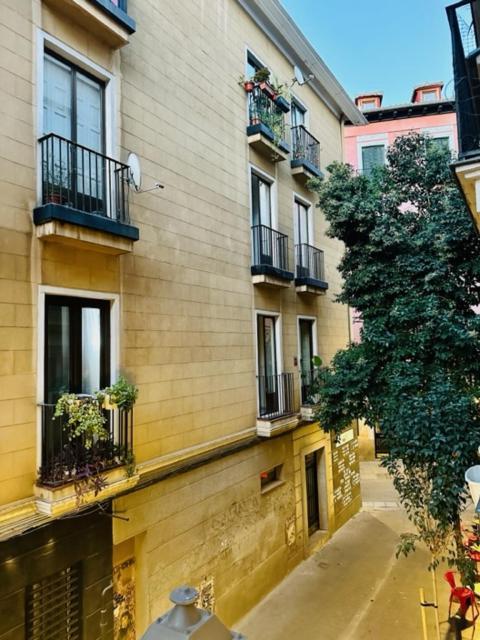 Punta Me Suites Next To Gran Via Мадрид Экстерьер фото